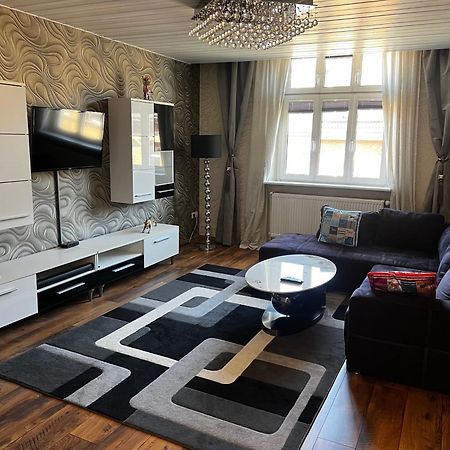 Schoenes City-Apartment Im Zentrum Mit Balkon Hof  Bagian luar foto