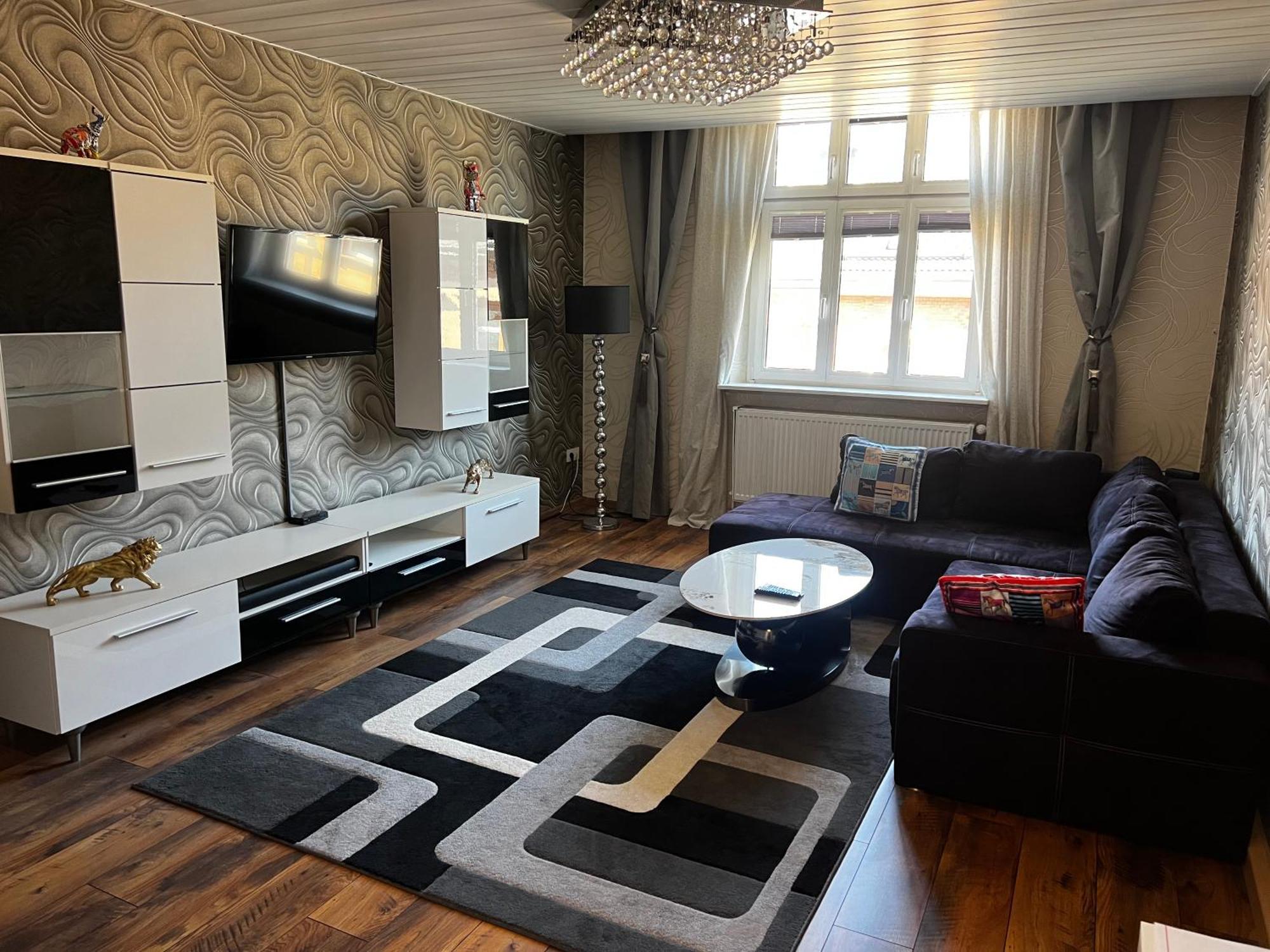 Schoenes City-Apartment Im Zentrum Mit Balkon Hof  Bagian luar foto