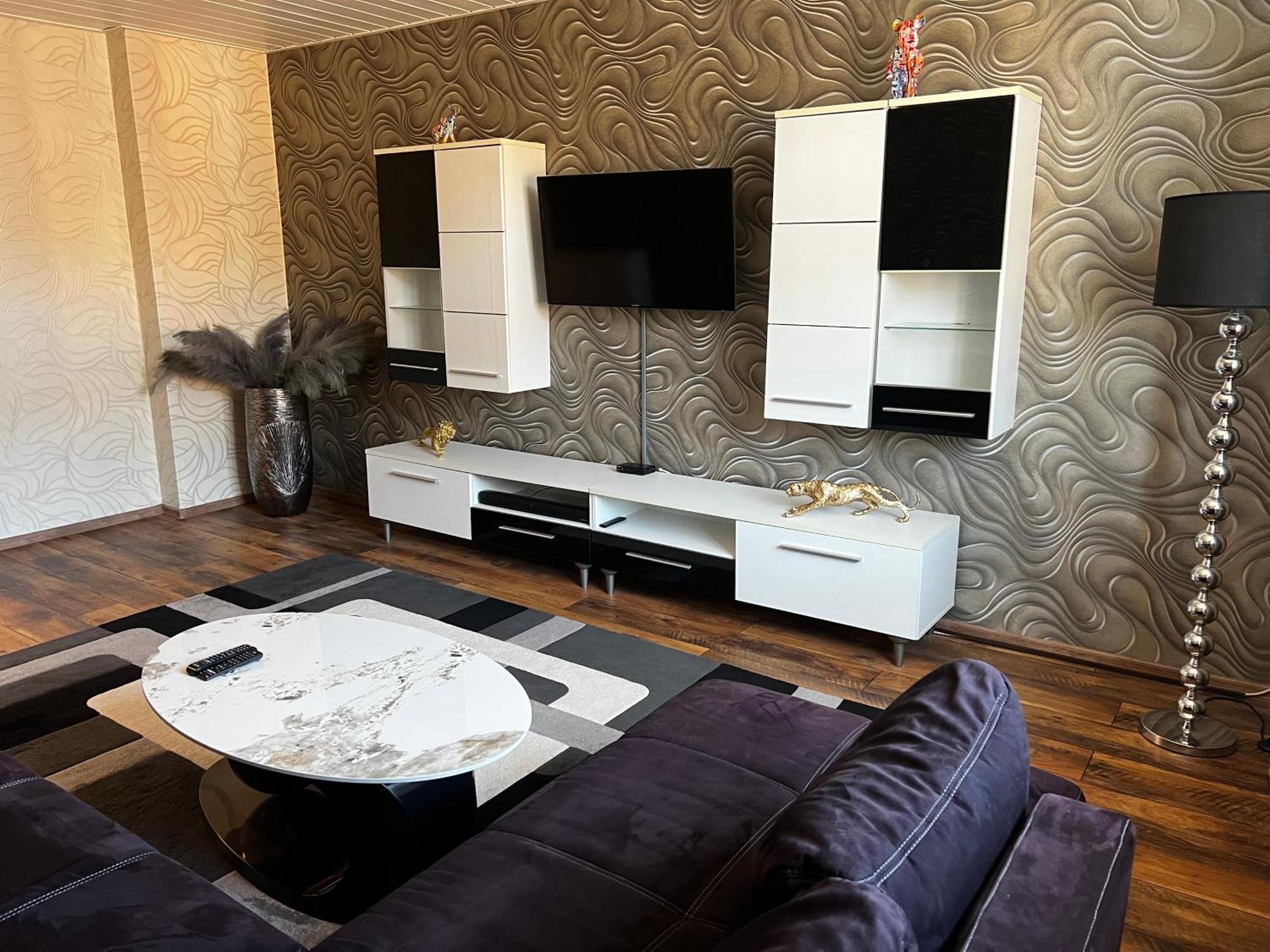 Schoenes City-Apartment Im Zentrum Mit Balkon Hof  Bagian luar foto
